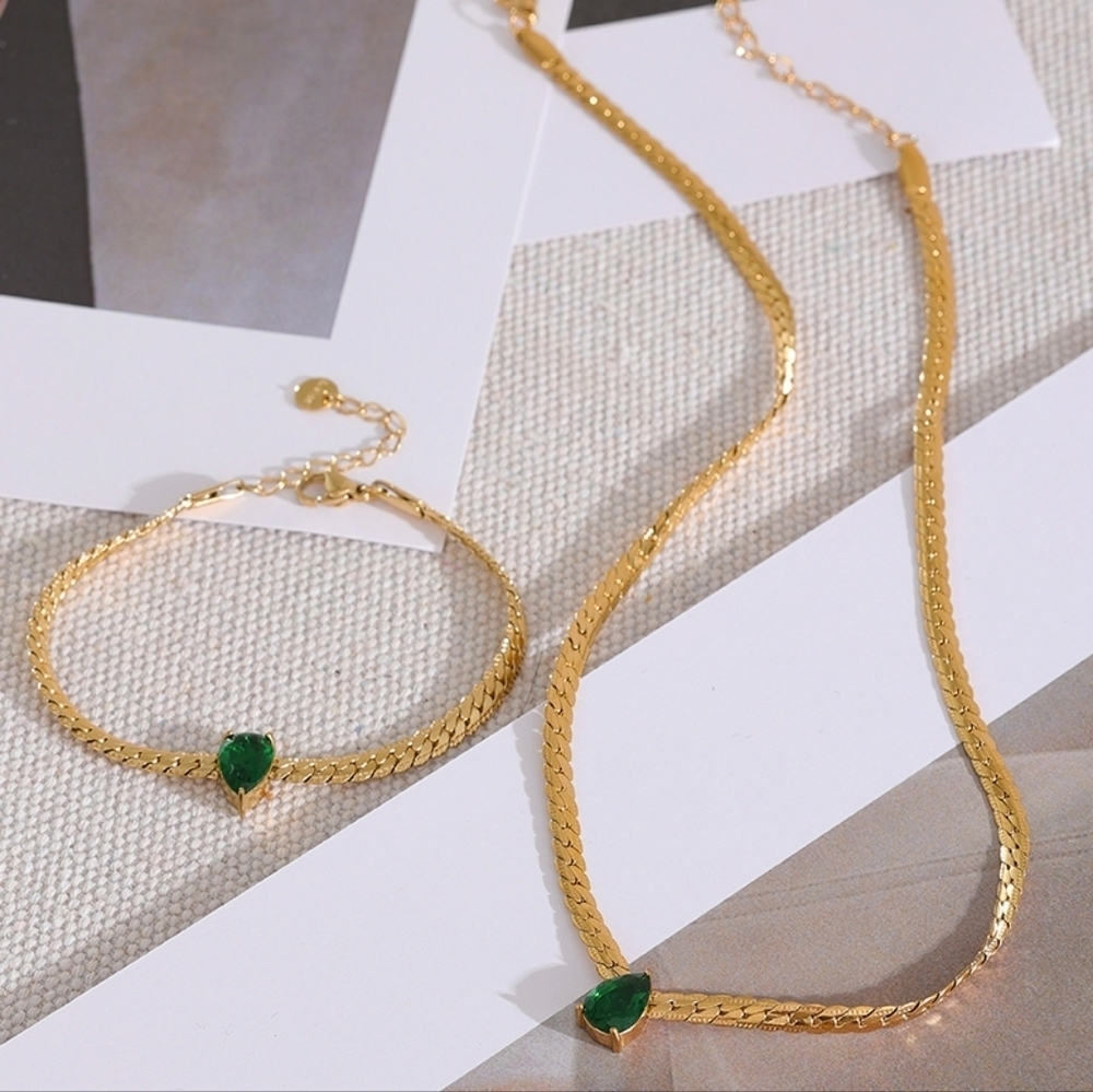 Nwt Waterproof Set Jewelry Necklace And Bracelet